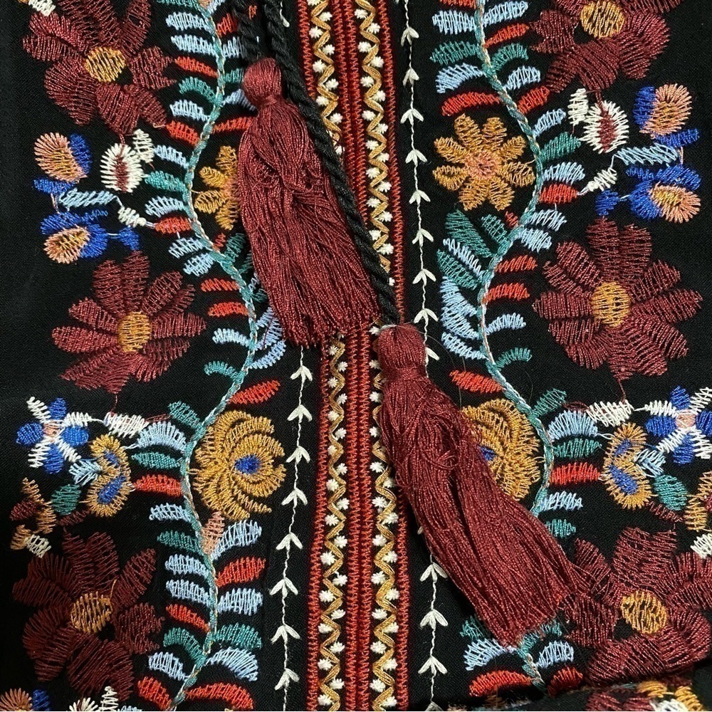 EMBROIDERED off the shoulder midi dress size M - Picture 6 of 14